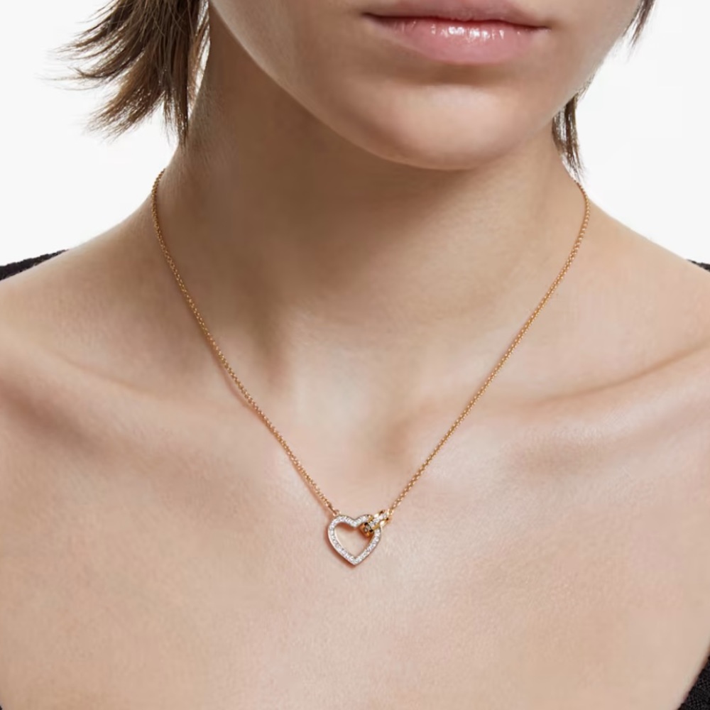 BRAND NEW without tags Swarovski Lovely Necklace